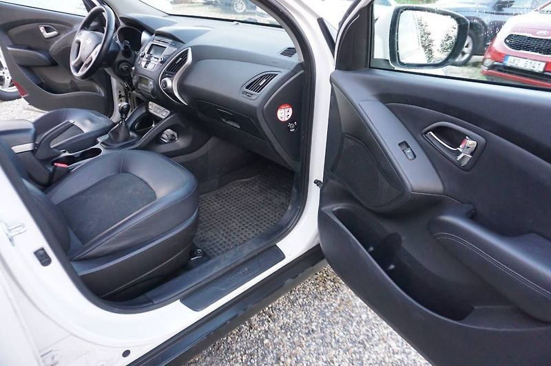 Hyundai ix35 (2013) IX 35 2,0 4WD - fotka 7 z 27