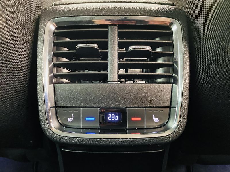 Škoda Octavia 2,0 TDI 110kW DSG Style Plus - fotka 19 z 30