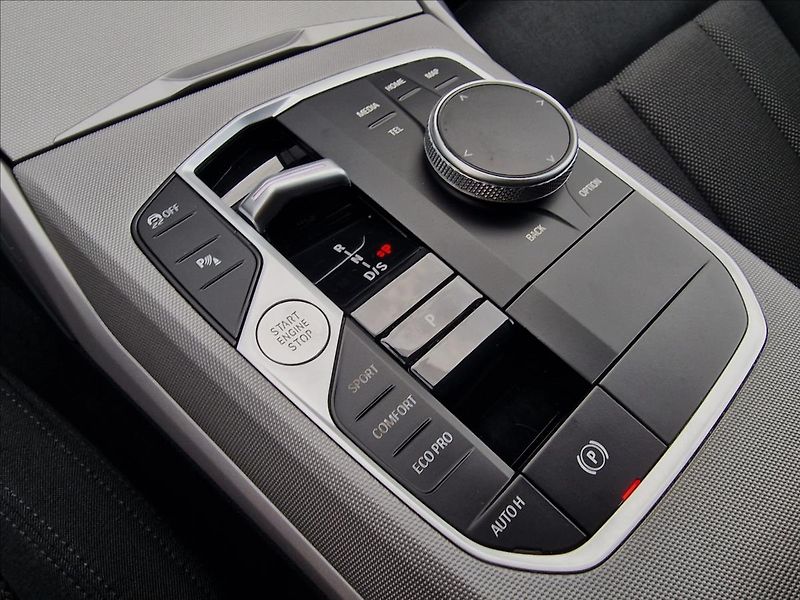 BMW Řada 3 320d LCI, původ ČR,1.Majitel - fotka 33 z 50