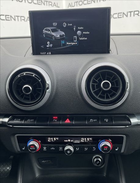 Audi A3 1,4 tsi S-line 110kw S-tronic - fotka 15 z 25