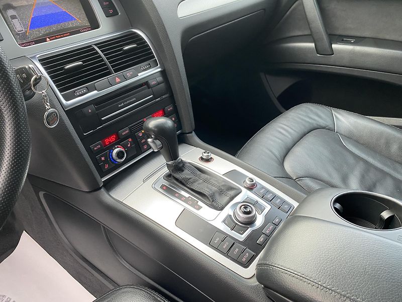 Audi Q7 3.0TDi 4x4 240PS FL 8Q SLINE!! - fotka 91 z 156