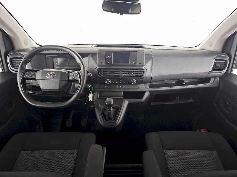 Toyota ProAce Verso (2024) 2.0D 140k L2 COMBI 8MÍST - fotka 9 z 24