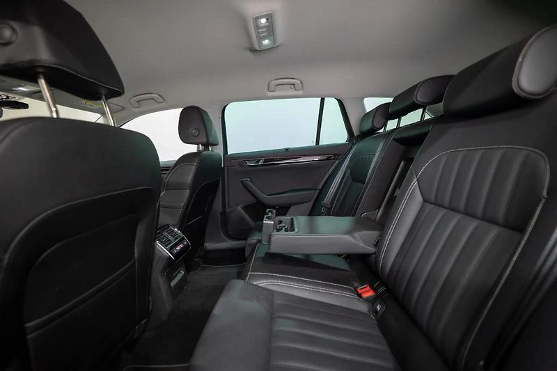 Škoda Superb 2.0 TDI 147 kW 4x4 L&K - fotka 9 z 38