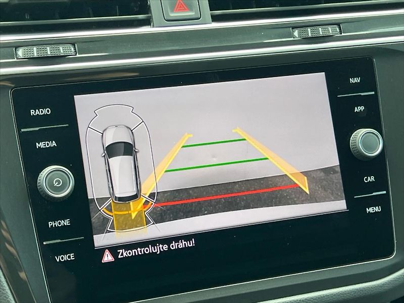 Volkswagen Tiguan 2,0 TDi 147 kW 7DSG 4MOTION EL - fotka 17 z 32