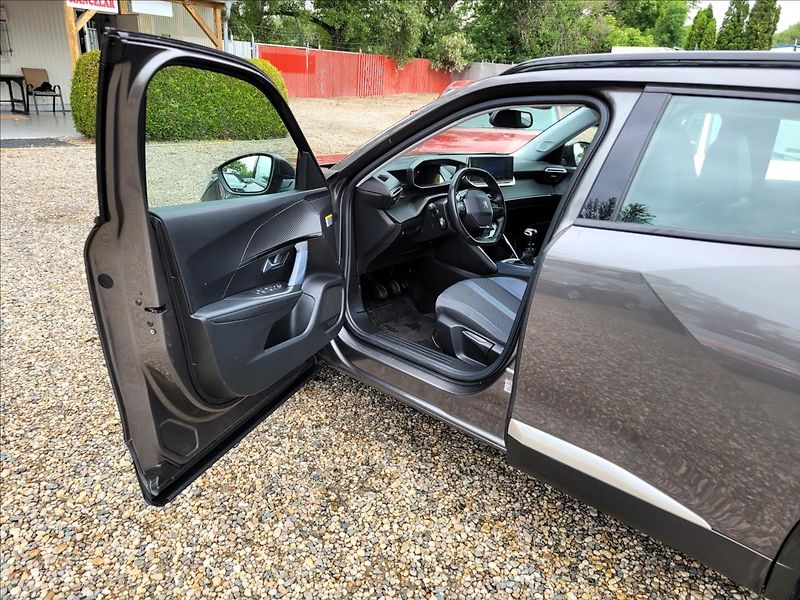 Peugeot 2008 1,2 Allure,navi,klima,Led - fotka 7 z 50