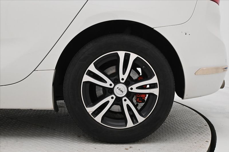 BMW Řada 2 2,0 218d 110 kW Active Záruka - fotka 31 z 31