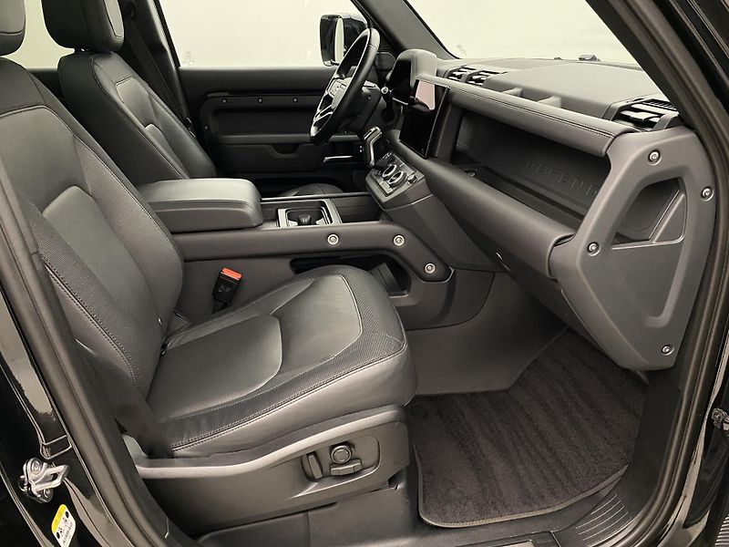 Land Rover Defender 110 P400 X-DYNAMIC 1.maj. CZ - fotka 23 z 49