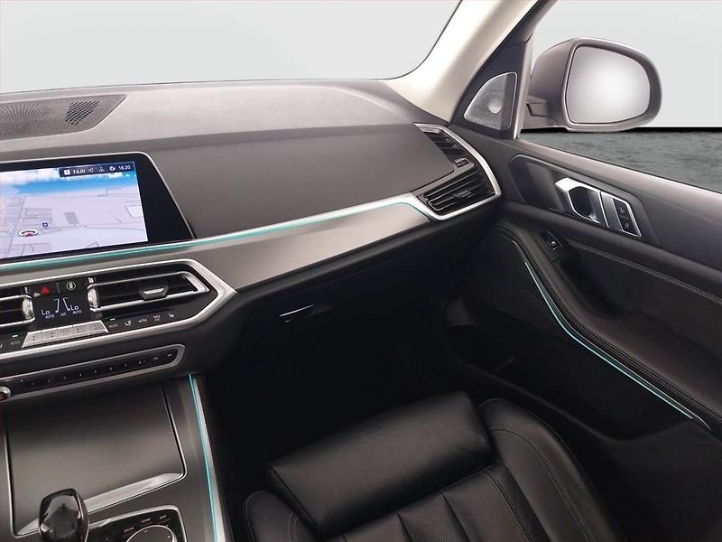 BMW X5 (2020) xDrive25d - fotka 8 z 24