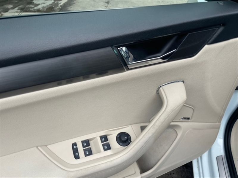 Škoda Superb 2,0 TDI 110 Style AT - fotka 11 z 11