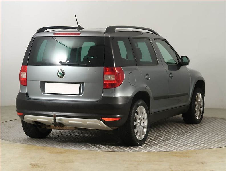 Škoda Yeti (2011) Elegance 2.0 TDI, 4X4 - fotka 5 z 23