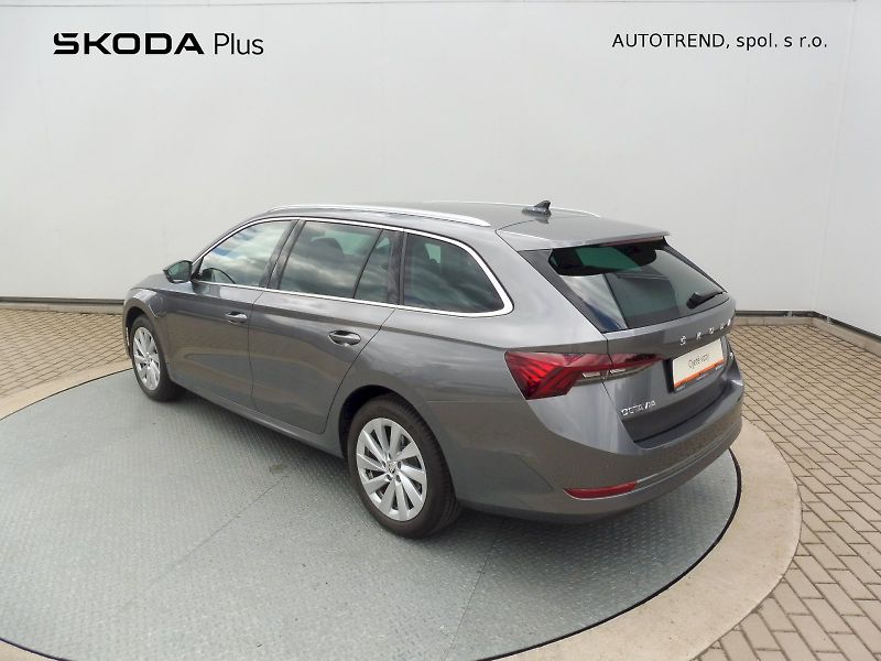 Škoda Octavia (2023) Combi iV Style 1,4 TSI PHEV 15 - fotka 29 z 31