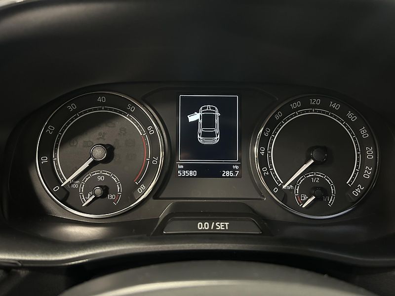 Škoda Fabia (2022) 1.0TSi DSG Style LED 81kW - fotka 8 z 23