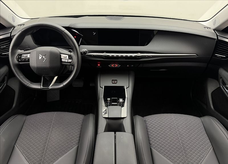DS Automobiles DS4 1,5 DPH HUD TROCADERO AT8 ČR - fotka 7 z 47