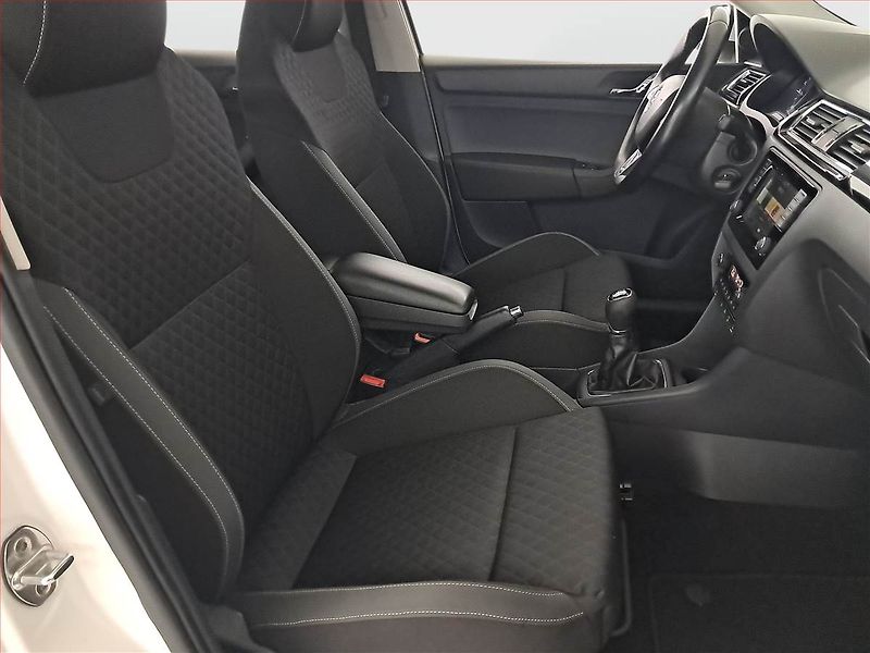 Škoda Rapid (2016) Spaceback 1.4 TDI, Xenony - fotka 9 z 16