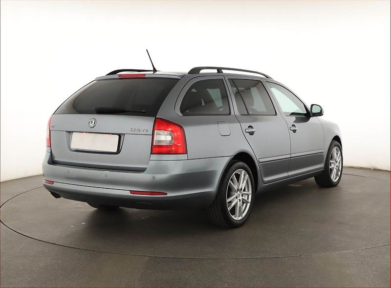 Škoda Octavia (2012) 1.6 TDI, Automat, Tempomat - fotka 5 z 18