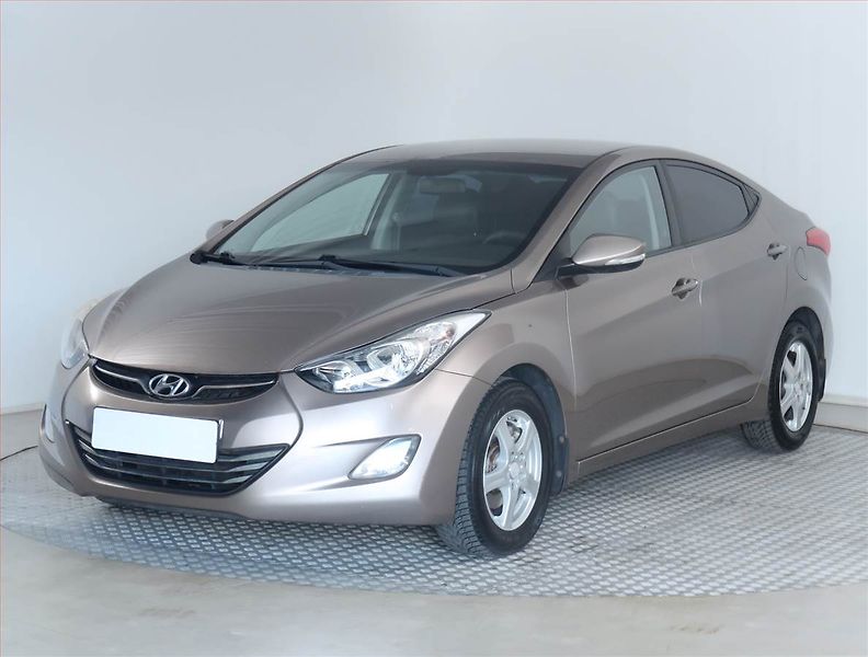 Hyundai Elantra (2011) 1.6, Serv.kniha, Tempomat - fotka 2 z 16