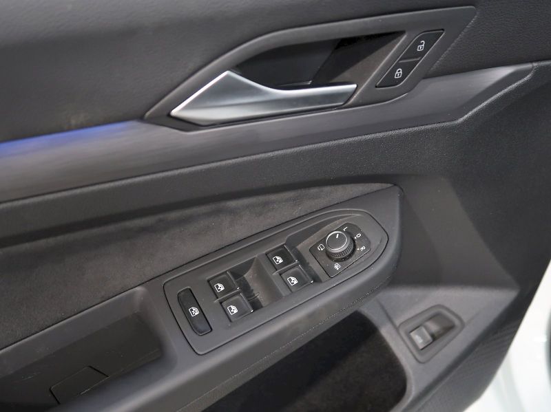 Volkswagen Golf (2022) STYLE 2.0TDI 110KW DSG - fotka 33 z 38