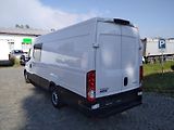Iveco Daily 35S180 3,0L automat 6 míst - náhled 3