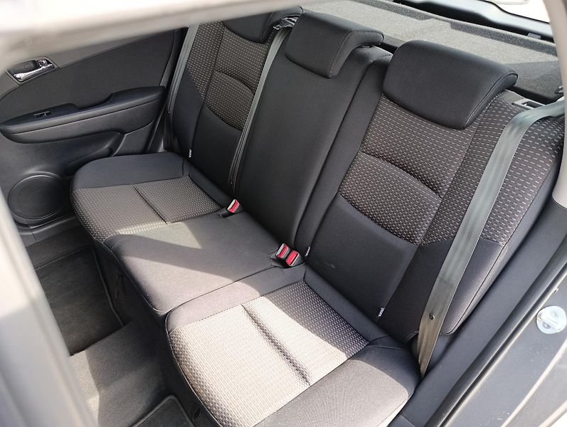 Hyundai i30 1.4 CVVT 80kW ČR  - fotka 14 z 31