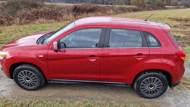 Mitsubishi ASX 1,8DDi 4x4 Manuál Nové ČR - fotka 13 z 17