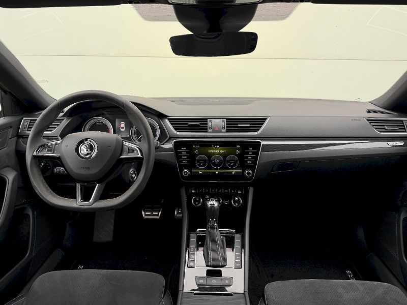 Škoda Superb (2019) 2.0 TSI  200 kW DSG 4x4 SportL - fotka 5 z 26