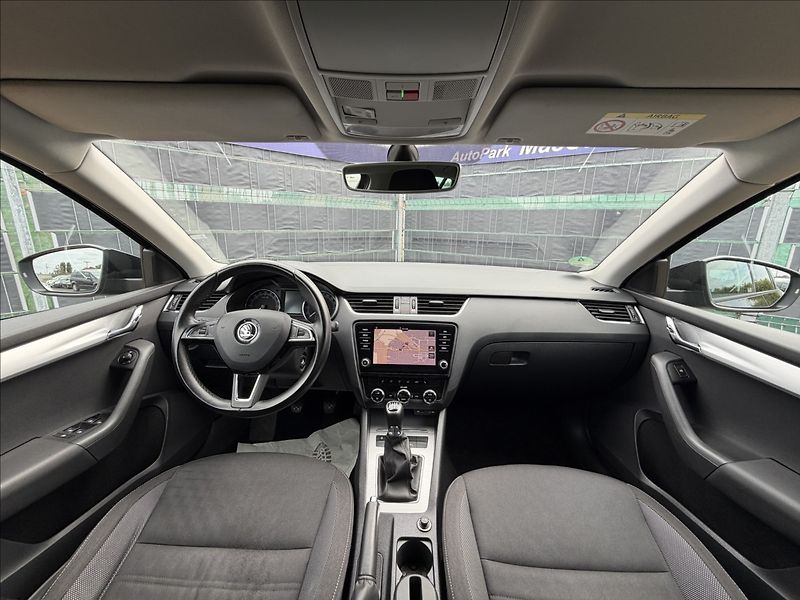 Škoda Octavia III 1.6 TDI Ambition - fotka 7 z 19
