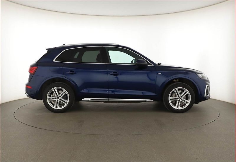 Audi Q5 (2022) 40 TDI - fotka 6 z 19