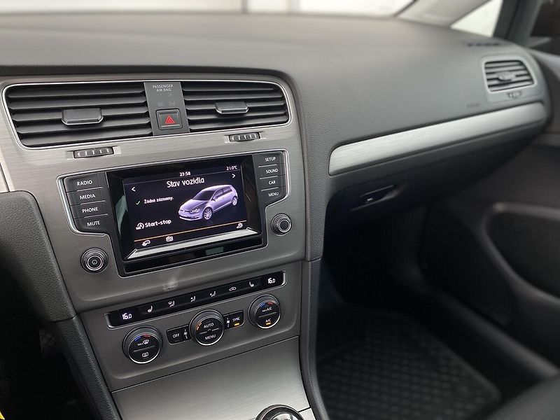 Volkswagen Golf 1,2 TSI 77 kW Comfortline - fotka 16 z 25