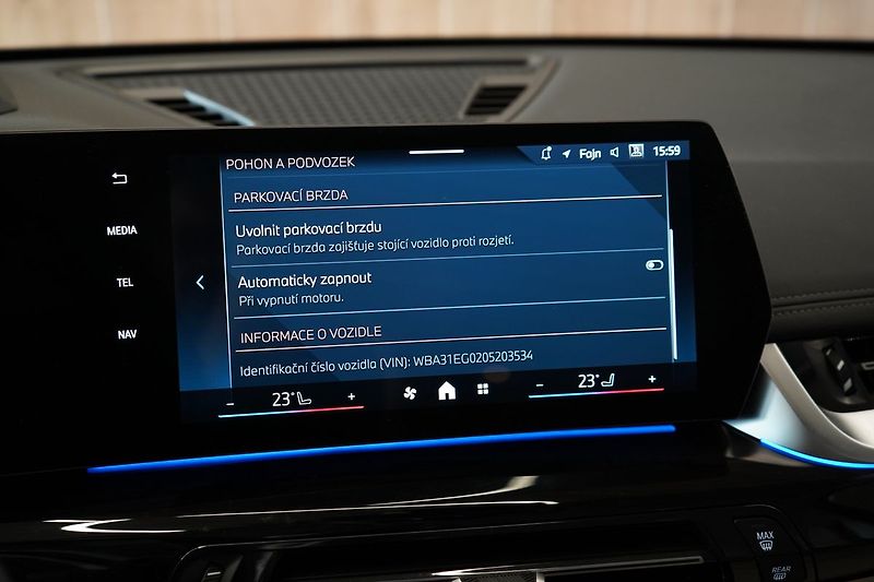 BMW X1 20d xLine, H/K ,Tažné, Head-Up - fotka 36 z 50