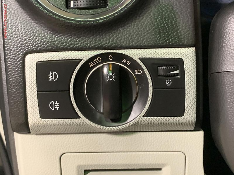Opel Antara (2015) 2.2 CDTi 4x4, AT, bixen - fotka 17 z 19