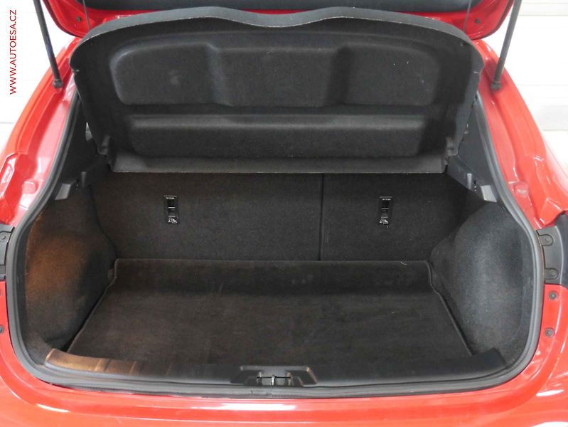 Nissan Qashqai (2020) 1.3 DIG-T, ČR, AC, temp - fotka 7 z 14