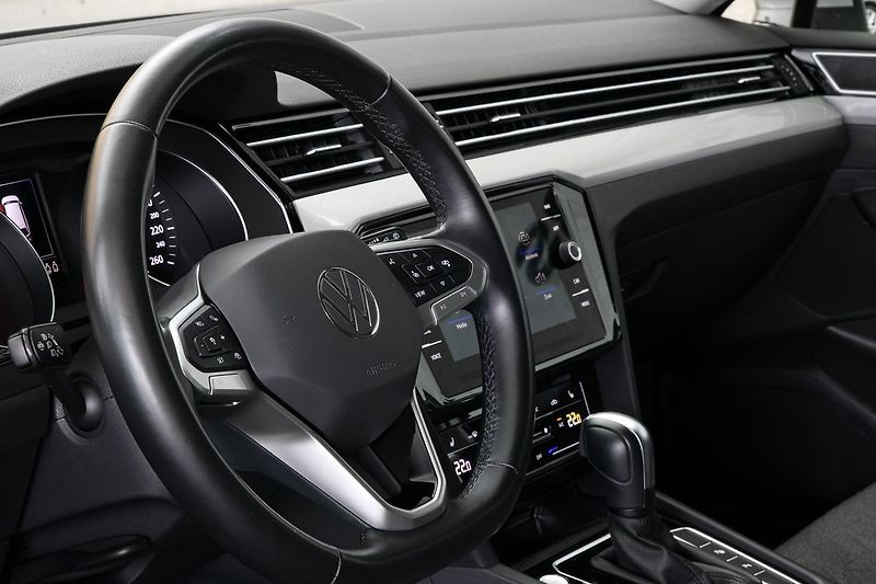 Volkswagen Passat 2.0TDI 110kW DSG IQ ACC Tažné - fotka 13 z 29