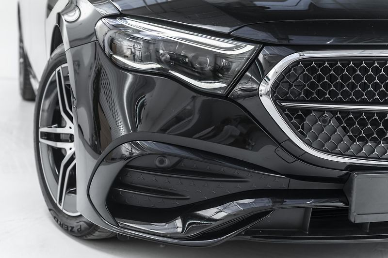 Mercedes-Benz Třídy E 220d 4M*AMG*záruka - fotka 17 z 34