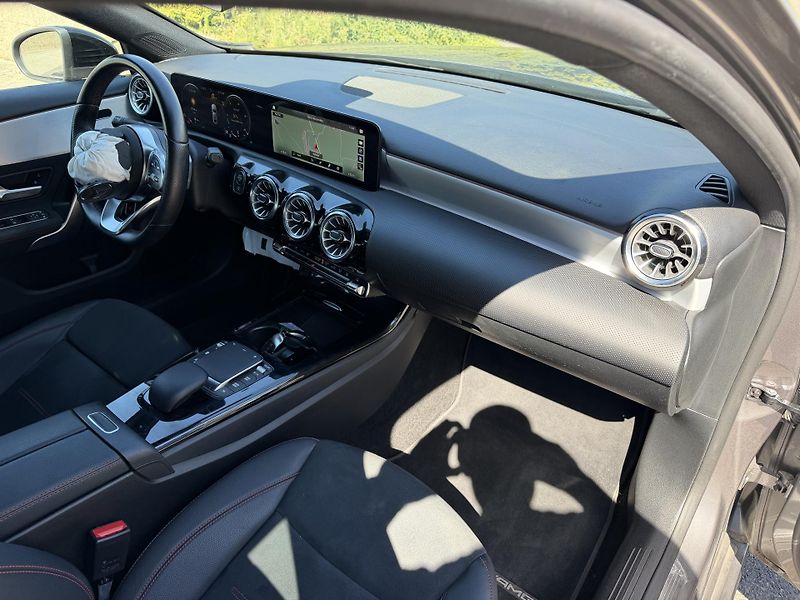 Mercedes-Benz Třídy A A 200 120kW AMG LINE automat  - fotka 14 z 21