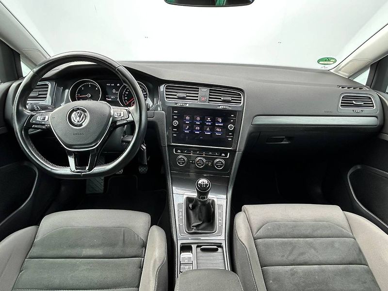 Volkswagen Golf (2020) 1.6 TDI 85 kW MANUÁL - fotka 5 z 35
