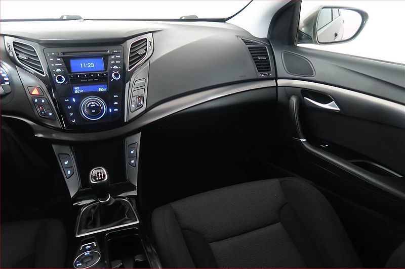 Hyundai i40 (2014) 1.7 CRDi, Tempomat - fotka 8 z 15