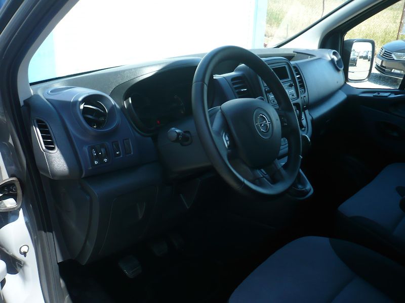 Opel Vivaro 1.6 DCI 92Kw 9Míst Long - fotka 11 z 28