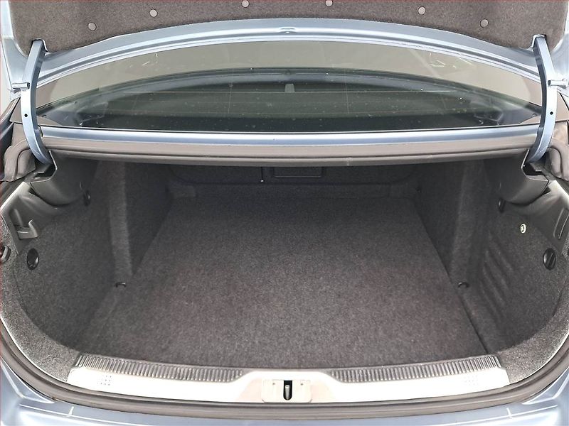 Škoda Superb (2008) 2.0 TDI, Navi, Tempomat - fotka 16 z 23