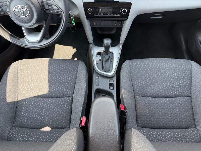 Toyota Yaris Cross 1.5 HSD e-CVT Comfort Tech - fotka 22 z 27