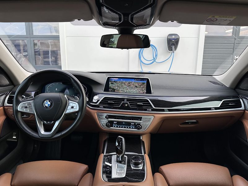 BMW Řada 7 740d xDrive, Masáže, Nezávislé - fotka 6 z 29