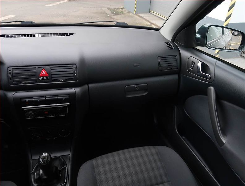 Škoda Octavia (2008) 1.6, po STK, Tažné - fotka 8 z 15