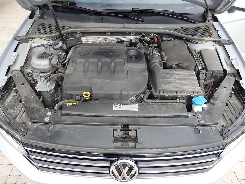 Volkswagen Passat 2.0 TDI 110 kW NAVI, 1.MAJITEL - fotka 12 z 21
