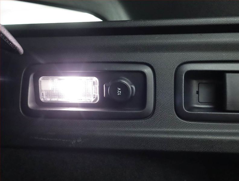 Peugeot 308 (2023) Allure 1.2 PureTech, Automat - fotka 16 z 20