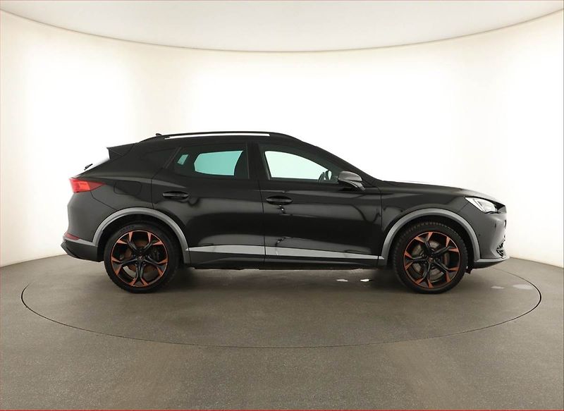 Cupra Formentor (2024) 1.4 e-Hybrid VZ - fotka 6 z 21