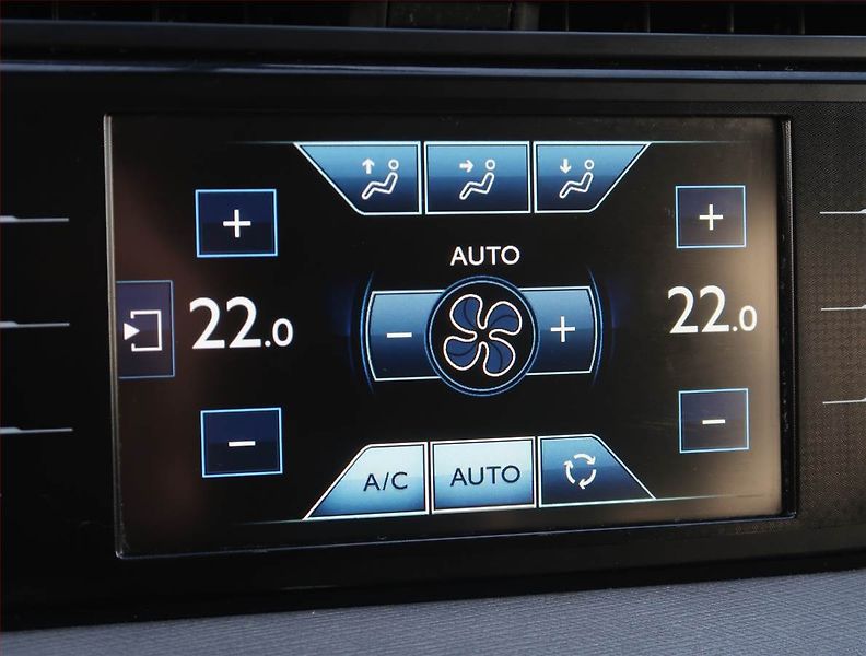 Citroën C4 Picasso (2016) 1.6 BlueHDi, 7 míst - fotka 17 z 21