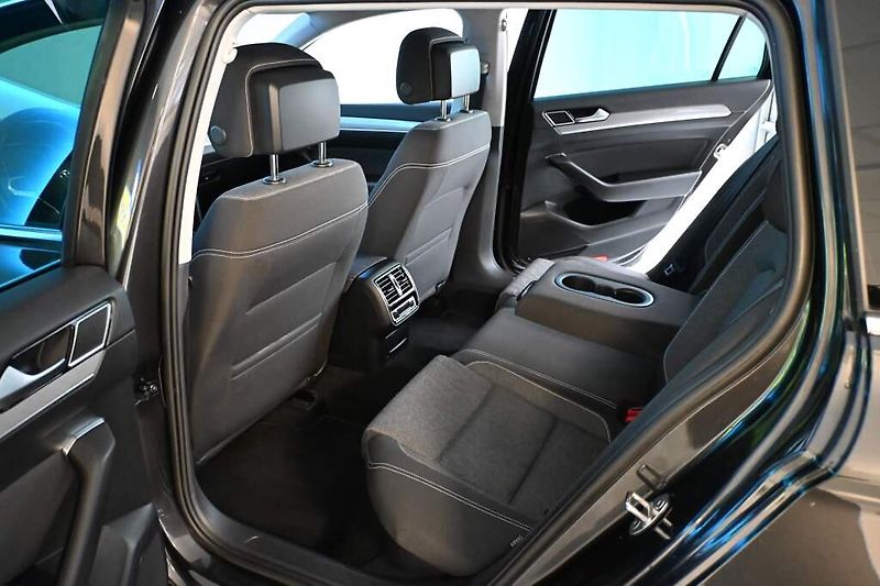 Volkswagen Passat (2023) 2.0 LED ACC VIRTUAL Tažné kame - fotka 9 z 38