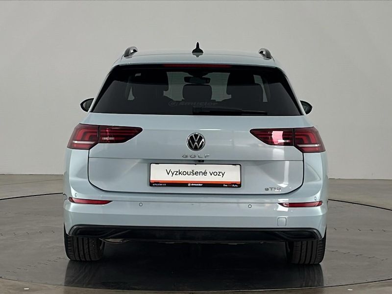 Volkswagen Golf Life DSG - fotka 17 z 29
