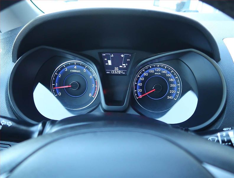 Hyundai ix20 (2015) 1.6 CVVT, Serv.kniha - fotka 11 z 16