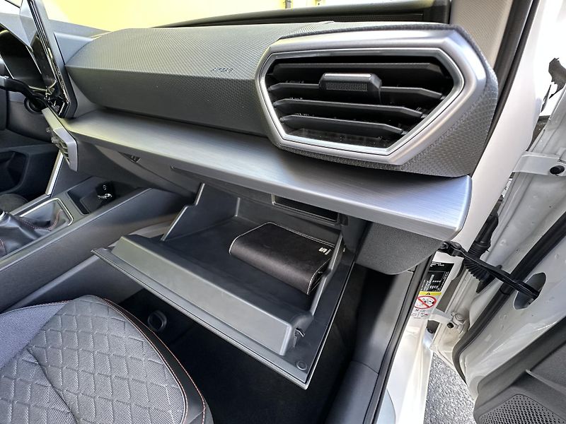 Seat Leon (2021) FR 1.5TSI/110kW *LED *KOMBI - fotka 26 z 47