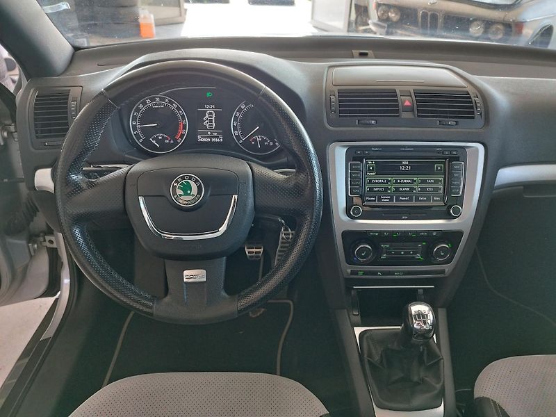Škoda Octavia (2009) RS 2,0TDi 125 LED ALU SERVISKA - fotka 23 z 38